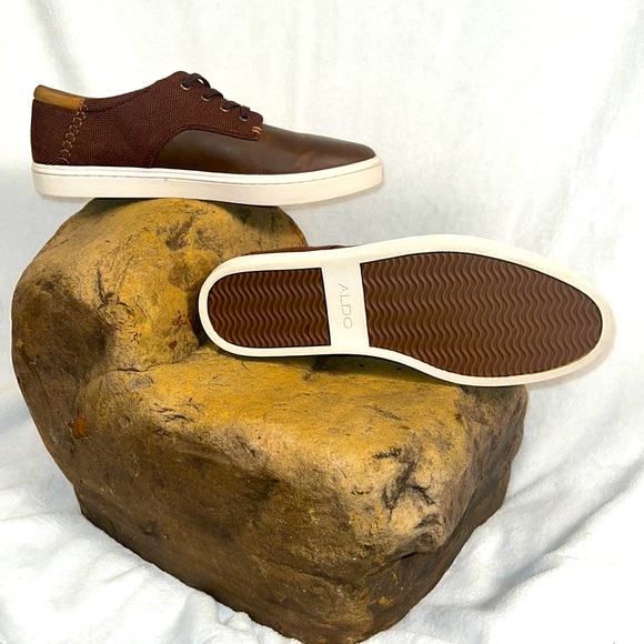 Casual shoes made by ALDO.  Two tone Canvas and Brown Leather.  Mens Size 11. - Picture 7 of 8